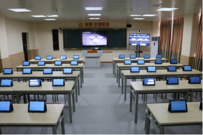錄播教室中的互動教學終端 賦能未來教育的核心引擎