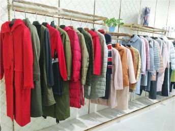 一線品牌卡拉貝斯 折扣女裝走份批發一手貨源，重慶服裝服飾批發新選擇