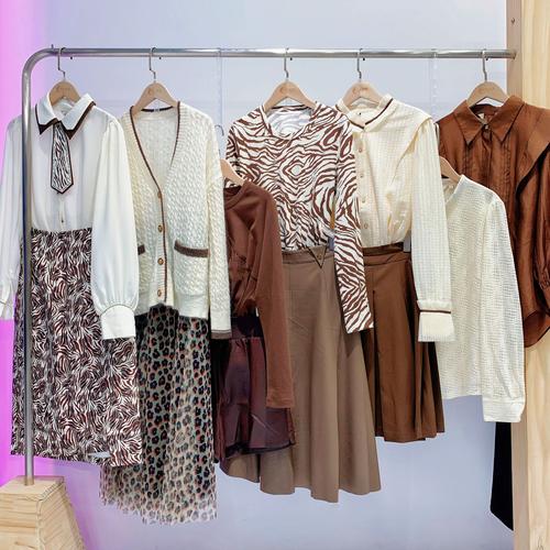 韓序品牌折扣女裝尾單清貨衣服批發 杭州四季青服裝廠家一手貨源